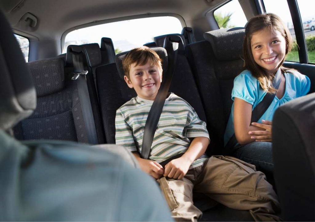 מדריך שימושי לבטיחות עם ילדים ברכב